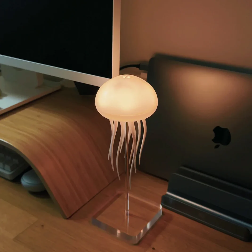 Magical Sea Creature-Inspired Jellyfish Lamp