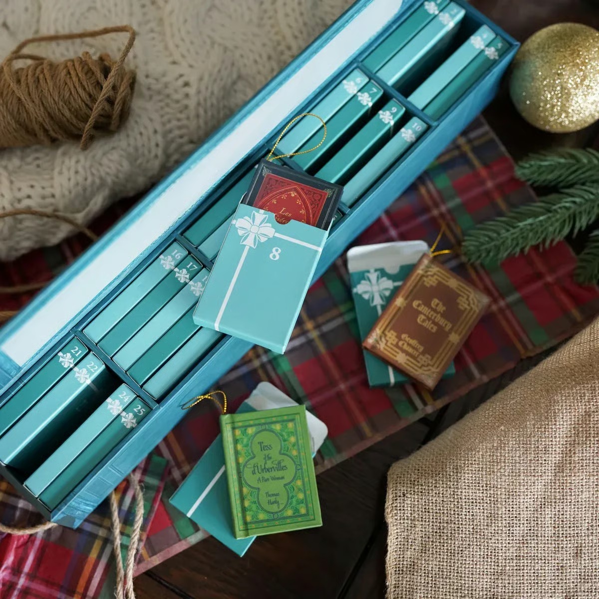 📚🎄  Mini Book Advent Calendar: 25 Classic Books in Miniature